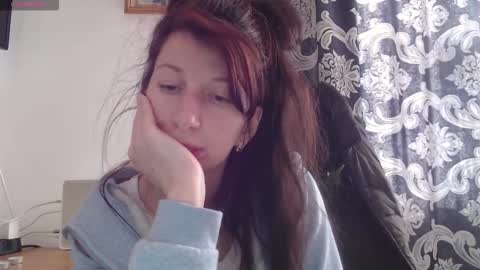 RosieHayes online show from November 15, 9:11 am