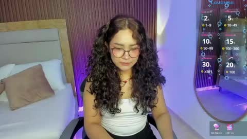 rossie_lanie_ online show from April 20, 7:39 pm