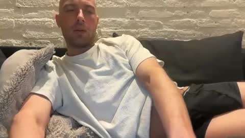 rotteei1 online show from April 5, 7:27 am