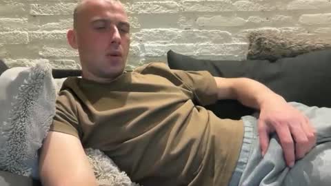 rotteei1 online show from April 8, 9:07 pm