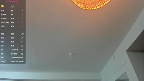 Snapshot of rouse_hallberg_ chatting on September 22, 1:21 am DREAM online show from September 22, 1:21 am