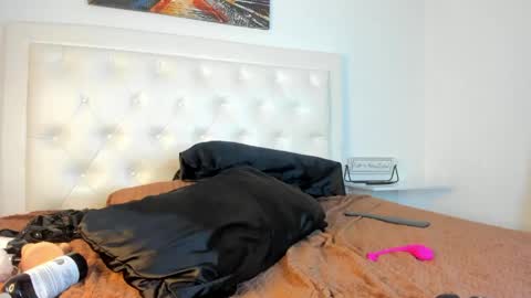 rouse_sexy_hotxx77 online show from April 18, 7:58 pm