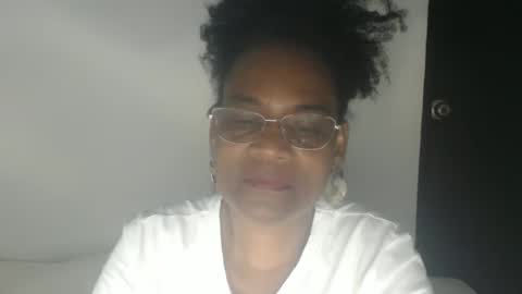 luxa online show from November 18, 11:15 pm