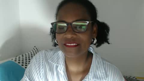 luxa online show from March 8, 8:35 pm