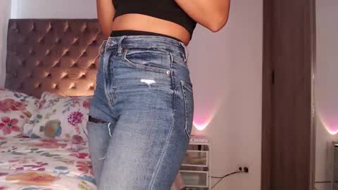 Rouss marie henao  online show from November 29, 1:19 pm