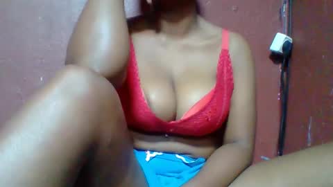 rovaelyah online show from February 13, 8:39 am