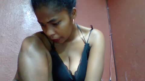 Snapshot of rovaelyah chatting on October 10, 7:36 am rovaelyah online show from October 10, 7:36 am
