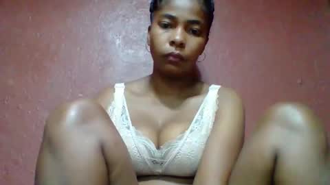 Snapshot of rovaelyah chatting on October 21, 2:05 am rovaelyah online show from October 21, 2:05 am