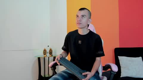 Rowan online show from April 20, 6:33 pm