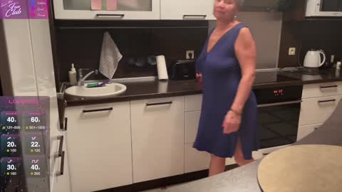 Roxana online show from February 6, 4:14 pm