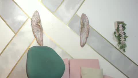   online show from February 17, 9:32 pm