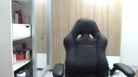 Snapshot of roxanalove7 chatting on February 7, 12:20 am Roxana online show from February 7, 12:20 am