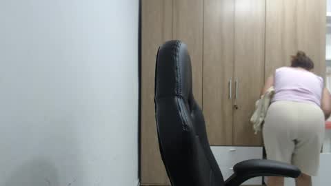 Roxana online show from April 9, 2:37 am