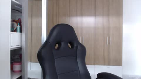 Snapshot of roxanalove7 chatting on February 2, 6:53 pm Roxana online show from February 2, 6:53 pm