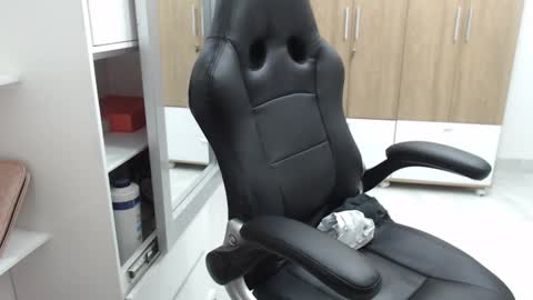 Snapshot of roxanalove7 chatting on February 16, 2:31 am Roxana online show from February 16, 2:31 am