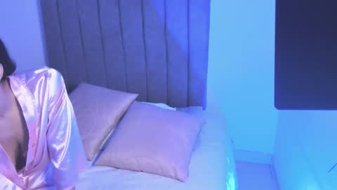 Roxane online show from December 2, 11:19 am