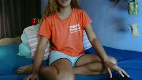 roxanne_98 online show from February 5, 3:10 am