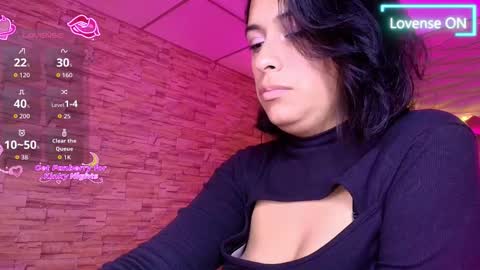 roxanne_han online show from November 24, 7:01 pm