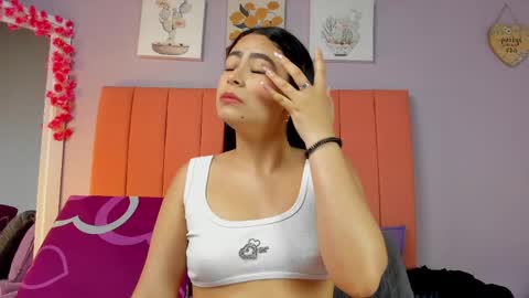 Juliana 3 online show from May 1, 12:21 pm