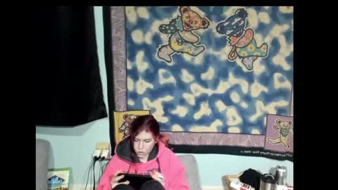 roxihazeleyes online show from March 5, 8:00 am