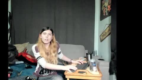 roxihazeleyes online show from February 28, 6:50 am