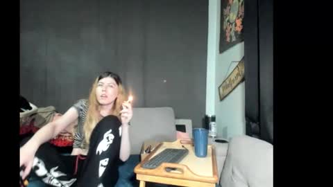 roxihazeleyes online show from March 2, 7:15 am