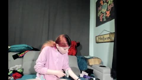 roxihazeleyes online show from September 25, 4:30 am