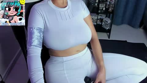 Annah  online show from February 27, 9:02 am