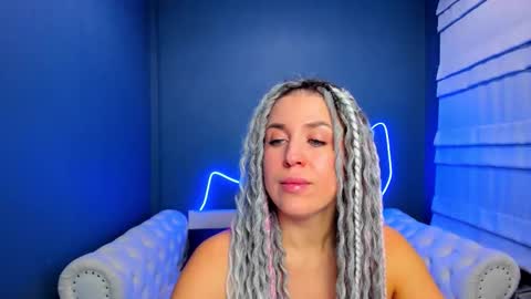 Roxy online show from December 18, 1:45 am