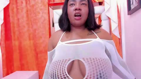 roxy_sexy69 online show from May 4, 7:42 pm