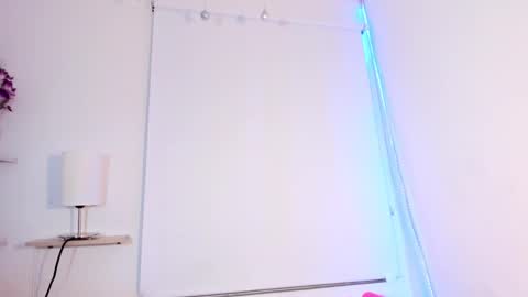 roxy_stone1 online show from December 2, 7:45 pm