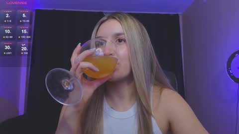 Roxy online show from November 10, 9:06 pm