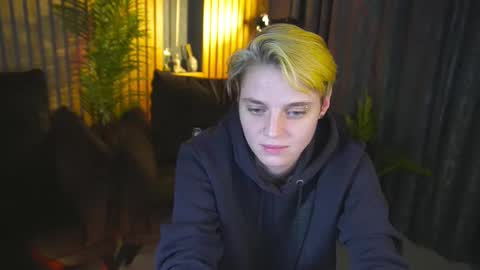 roxyflames online show from December 3, 3:24 pm