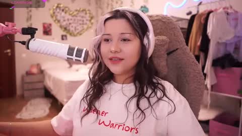 roxysuh online show from March 15, 7:34 am