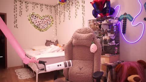 roxysuh online show from October 23, 7:32 am