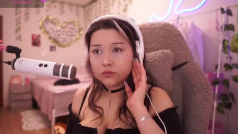 roxysuh online show from May 15, 8:23 am