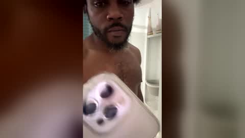 royalcpl18 online show from December 14, 1:12 am