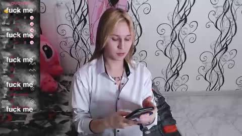 angela online show from December 15, 12:06 am