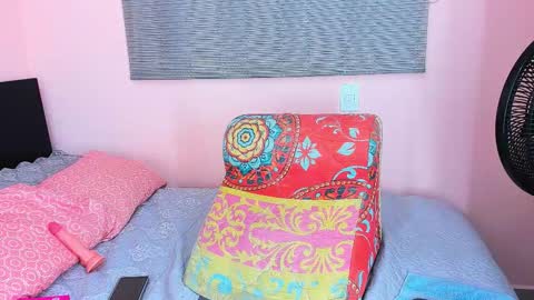 rubi_scarlet online show from February 3, 11:41 pm