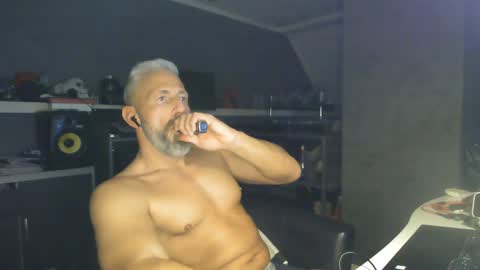 Chico que rico Caliente online show from February 2, 10:56 am