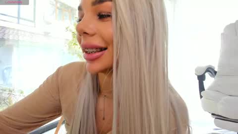 Ava online show from April 21, 6:53 am