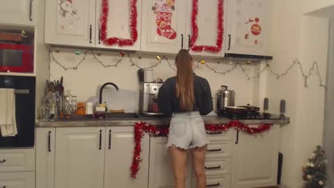 Snapshot of ruxandradanny chatting on December 28, 3:26 pm ruxandradanny online show from December 28, 3:26 pm