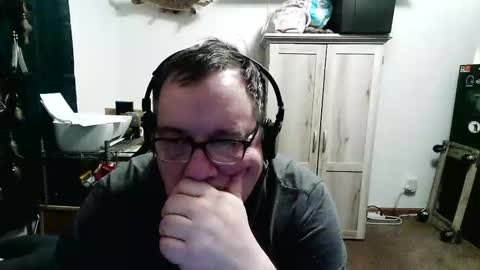 rwzar_1965 online show from April 5, 4:20 am