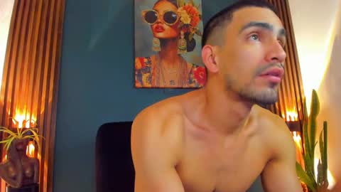 Ryan independent model online show from November 6, 11:13 am