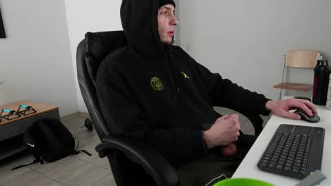 RYAN DOZER online show from February 10, 8:06 am