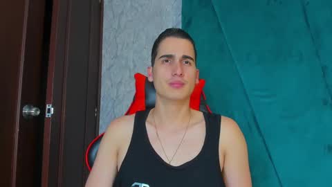 Ryan Levi online show from February 4, 3:44 am