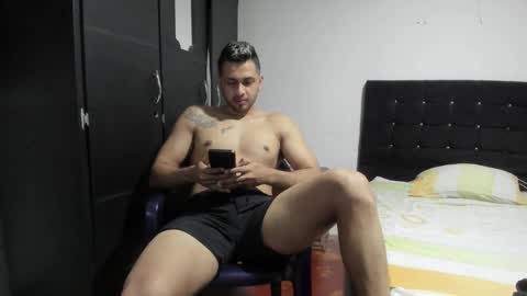 ryan_xc1 online show from September 26, 2:52 am