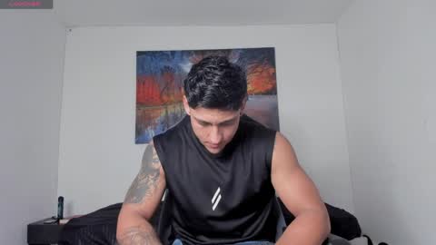 ryanwhite3 online show from April 20, 9:29 pm