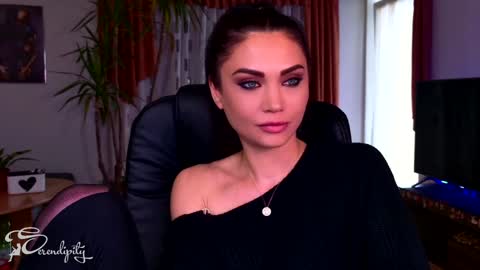 Snapshot of s3r3ndipity chatting on December 19, 9:40 am Y online show from December 19, 9:40 am