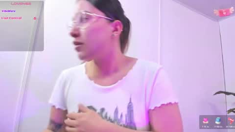 saaya_tay online show from September 17, 3:32 am